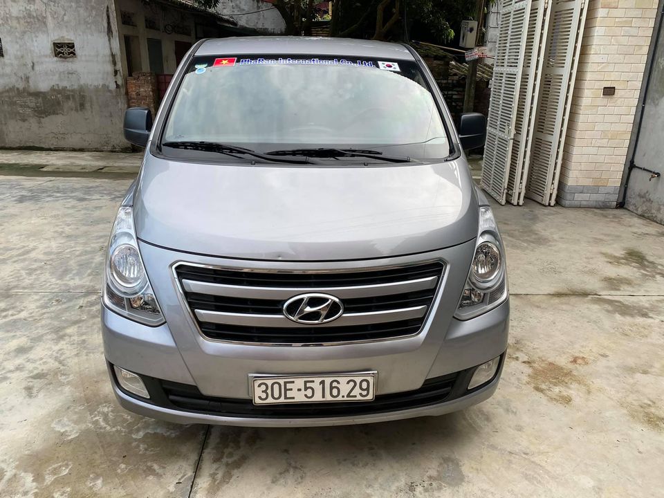 Cho thuê xe Hyundai Starex 9 chỗ giá rẻ nhất Hà Nội